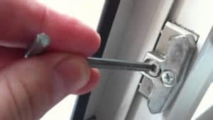 регулировка пластиковых дверей и окон