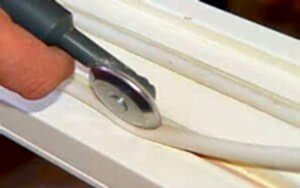 Замена оконного уплотнителя